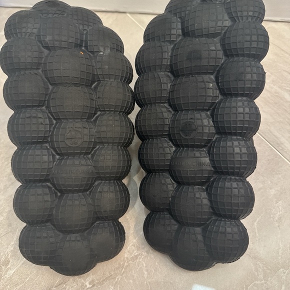 Black bubblegum slides - Picture 5 of 5